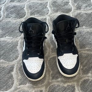 ✨Black, White & Grey Air Jordan Sneakers✨